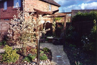 pergola.jpg - 33712 Bytes